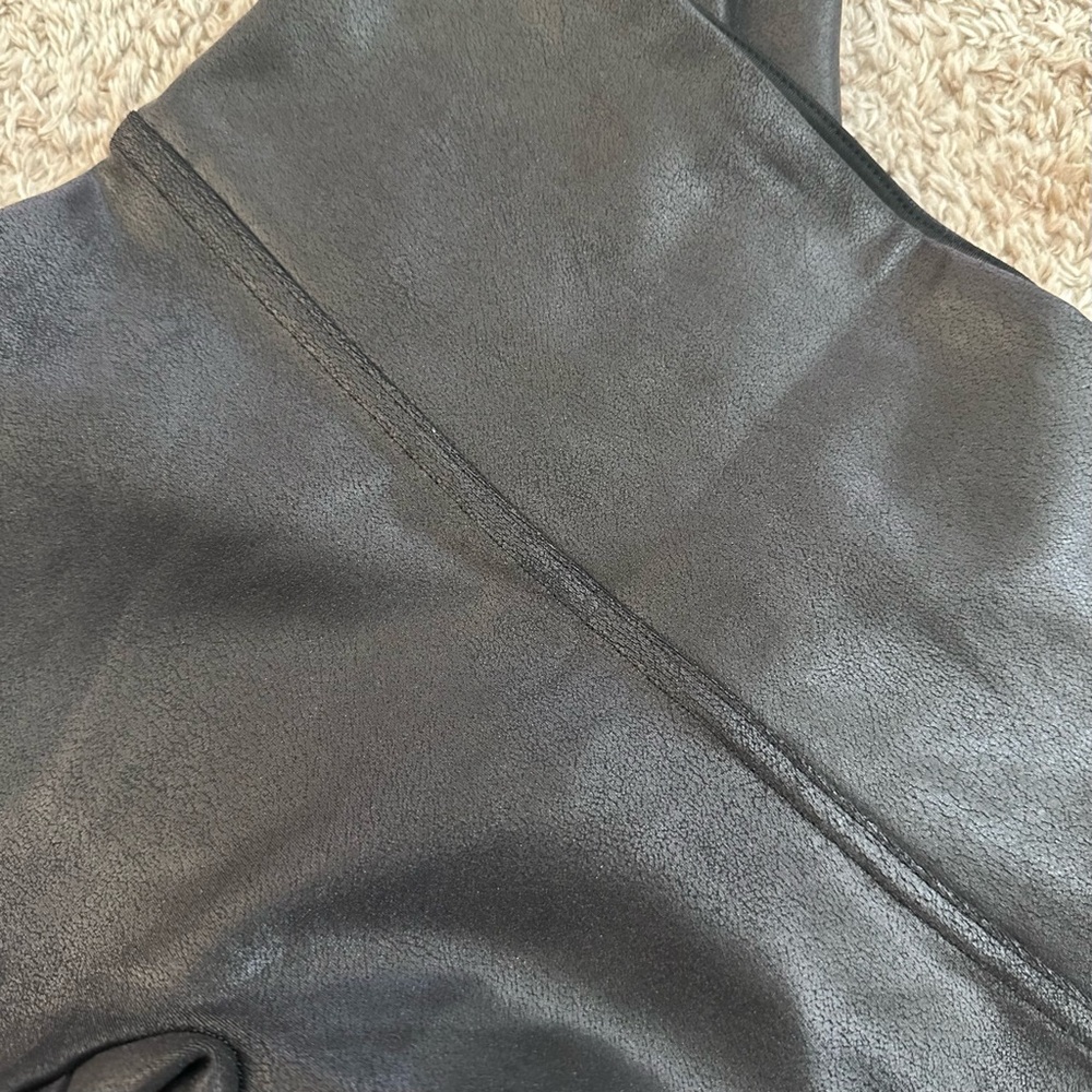 NWOT Spanx Shape Faux Leather Leggings - Picture 5 of 6